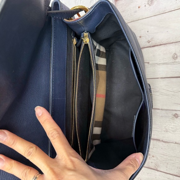 Authentic Burberry Camberley Medium Leather Satchel Navy Blue Hand Bag - Picture 13 of 16